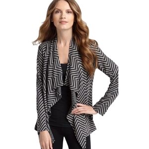 Trina Turk Monochrome Chevron Waterfall Open Front Jacket/Cardigan – Size 8